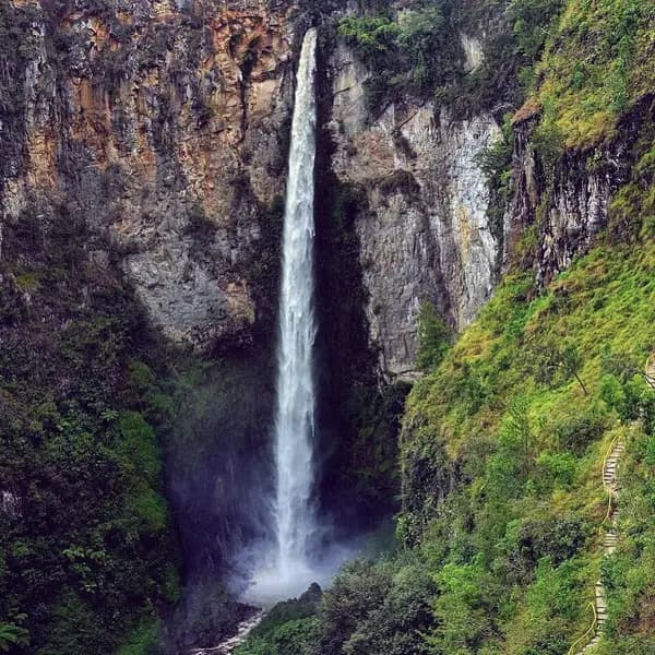 Air Terjun Sipiso-piso